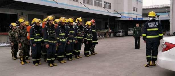 劉潭服裝：劉潭和興源路消防中隊(duì)來(lái)我司消防演練